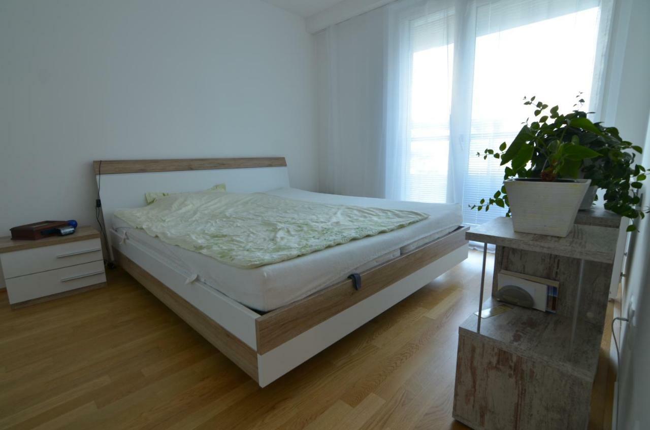 Apartment With Parking On Premise Вена Экстерьер фото