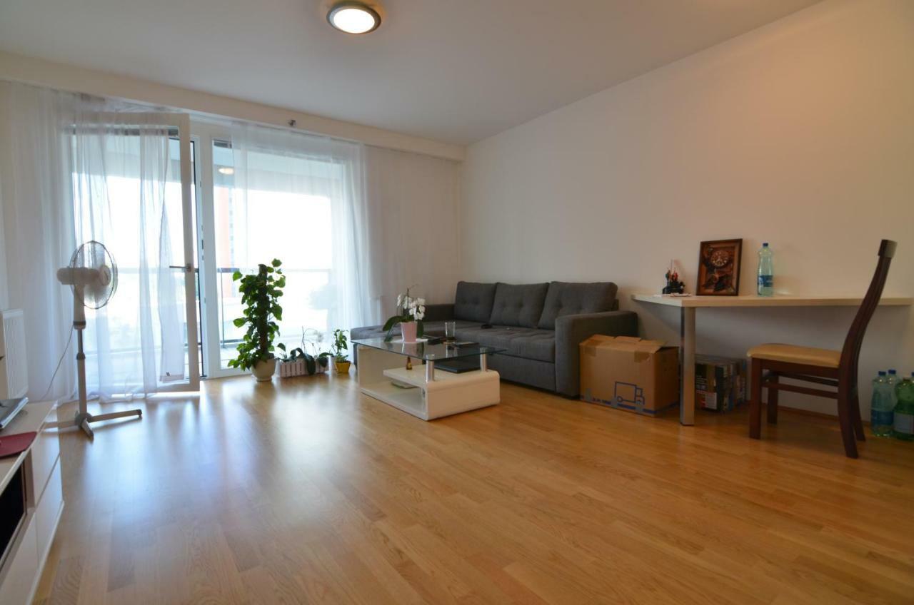 Apartment With Parking On Premise Вена Экстерьер фото