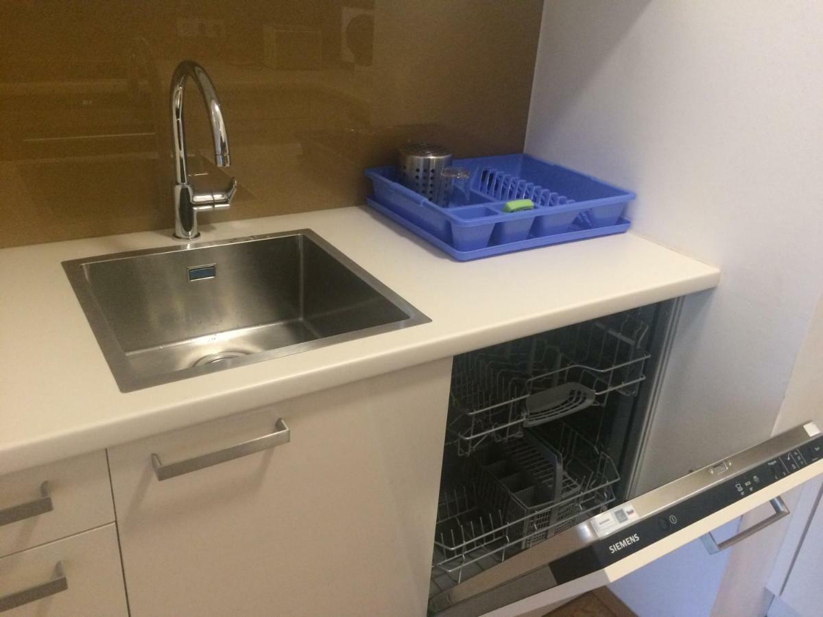 Apartment With Parking On Premise Вена Экстерьер фото