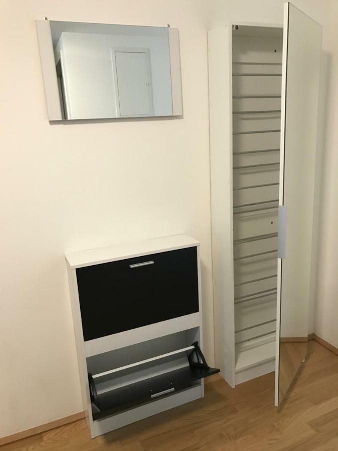 Apartment With Parking On Premise Вена Экстерьер фото