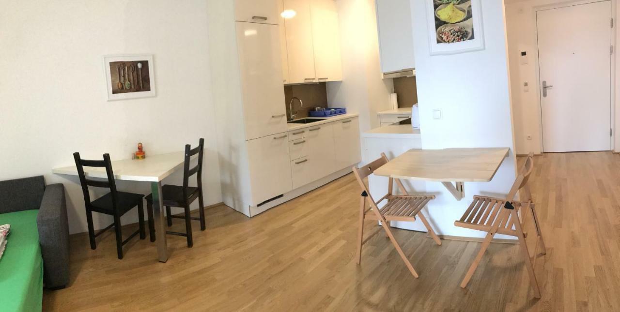 Apartment With Parking On Premise Вена Экстерьер фото
