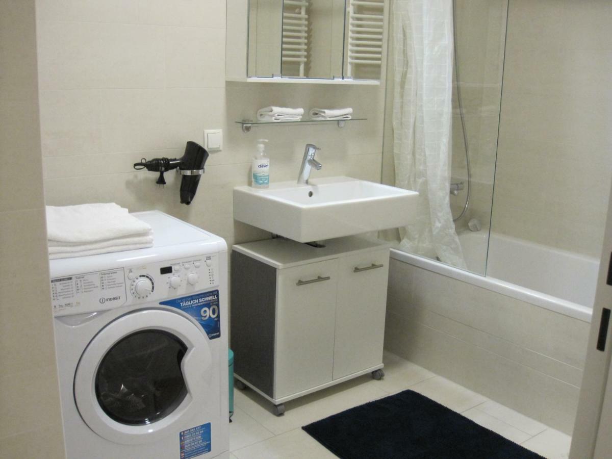 Apartment With Parking On Premise Вена Экстерьер фото