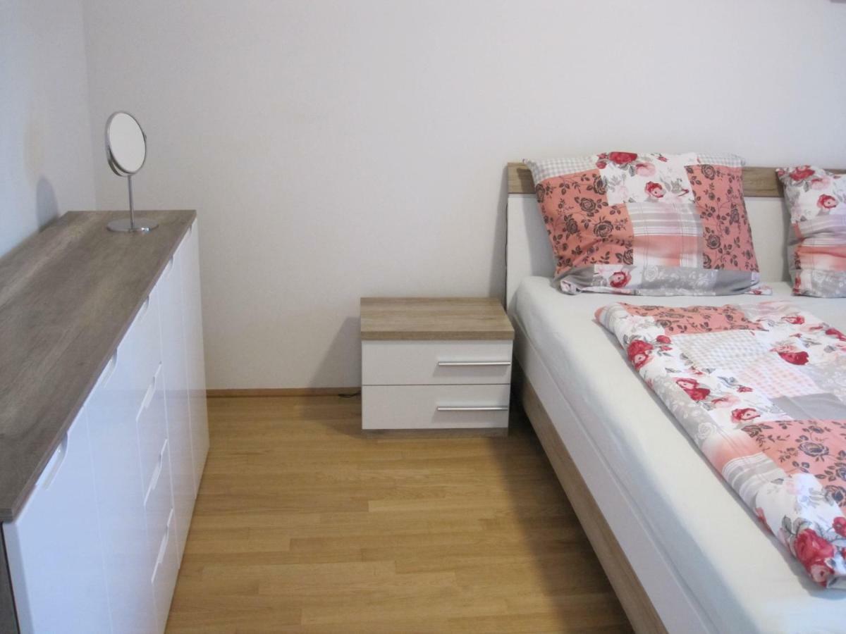Apartment With Parking On Premise Вена Экстерьер фото
