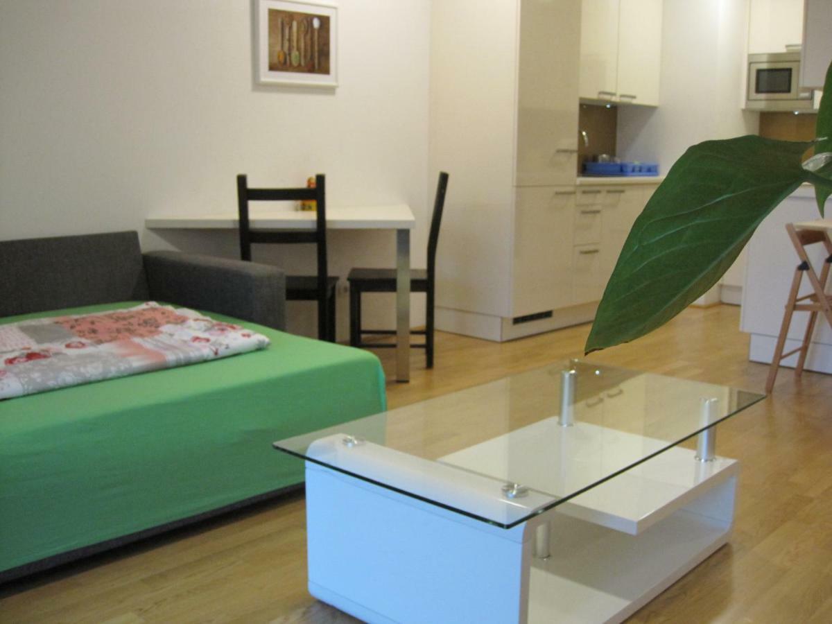 Apartment With Parking On Premise Вена Экстерьер фото