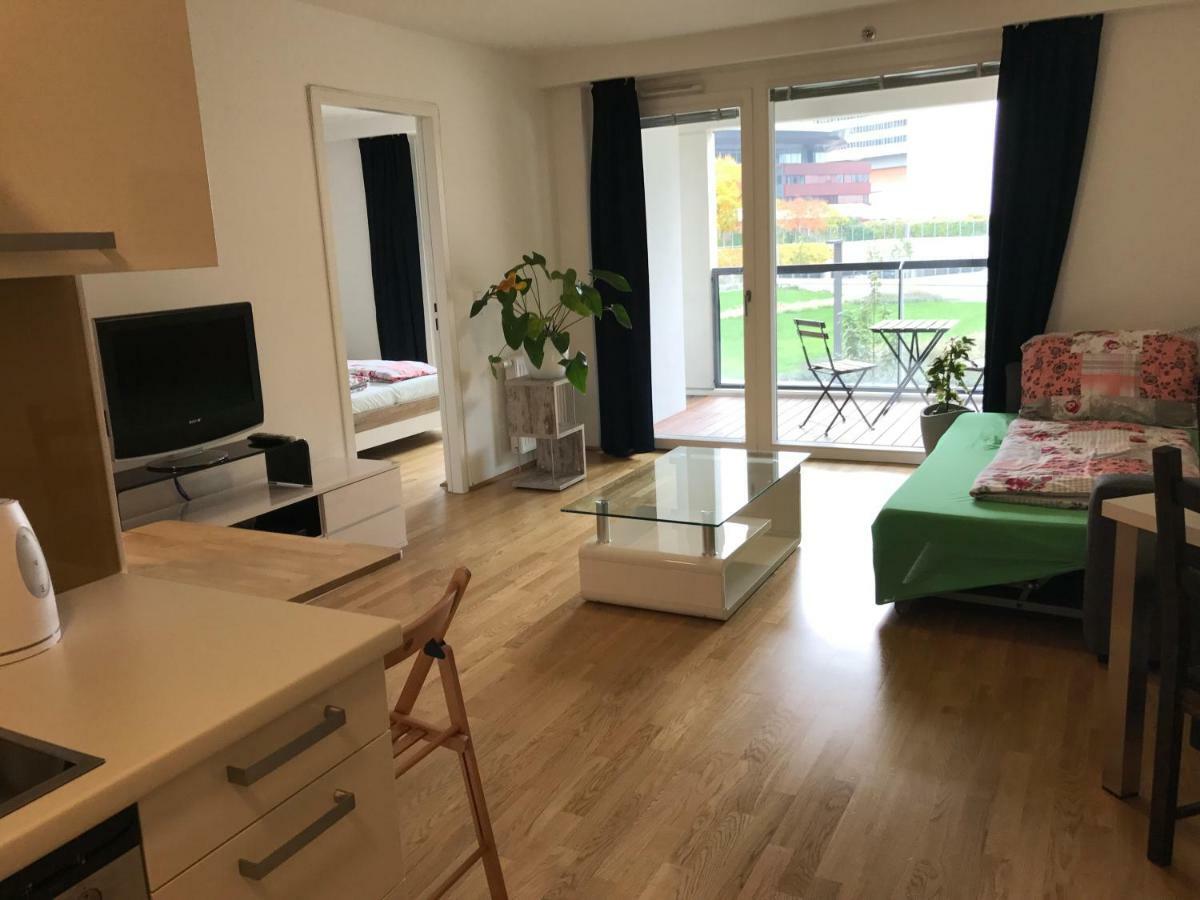 Apartment With Parking On Premise Вена Экстерьер фото