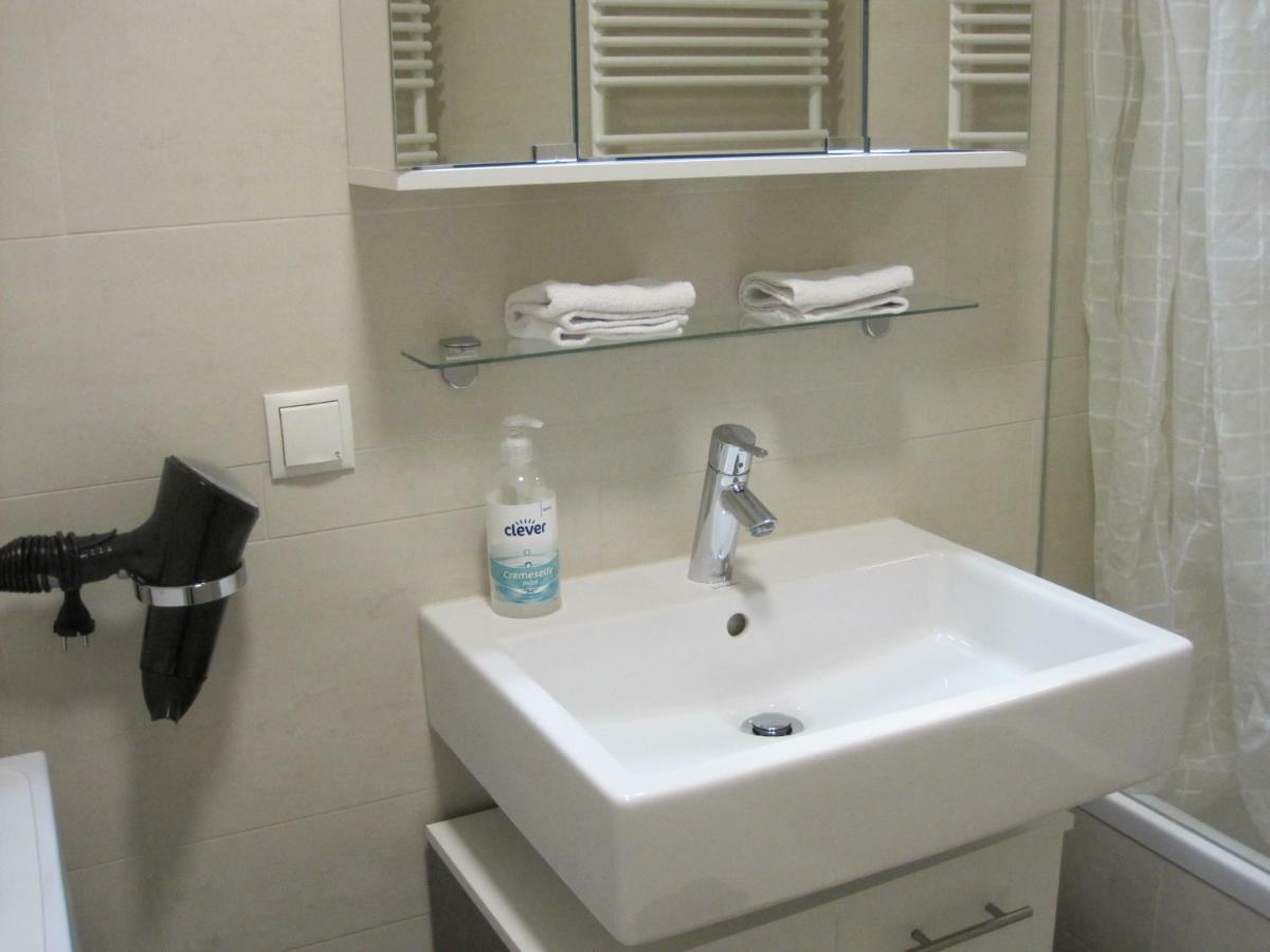 Apartment With Parking On Premise Вена Экстерьер фото