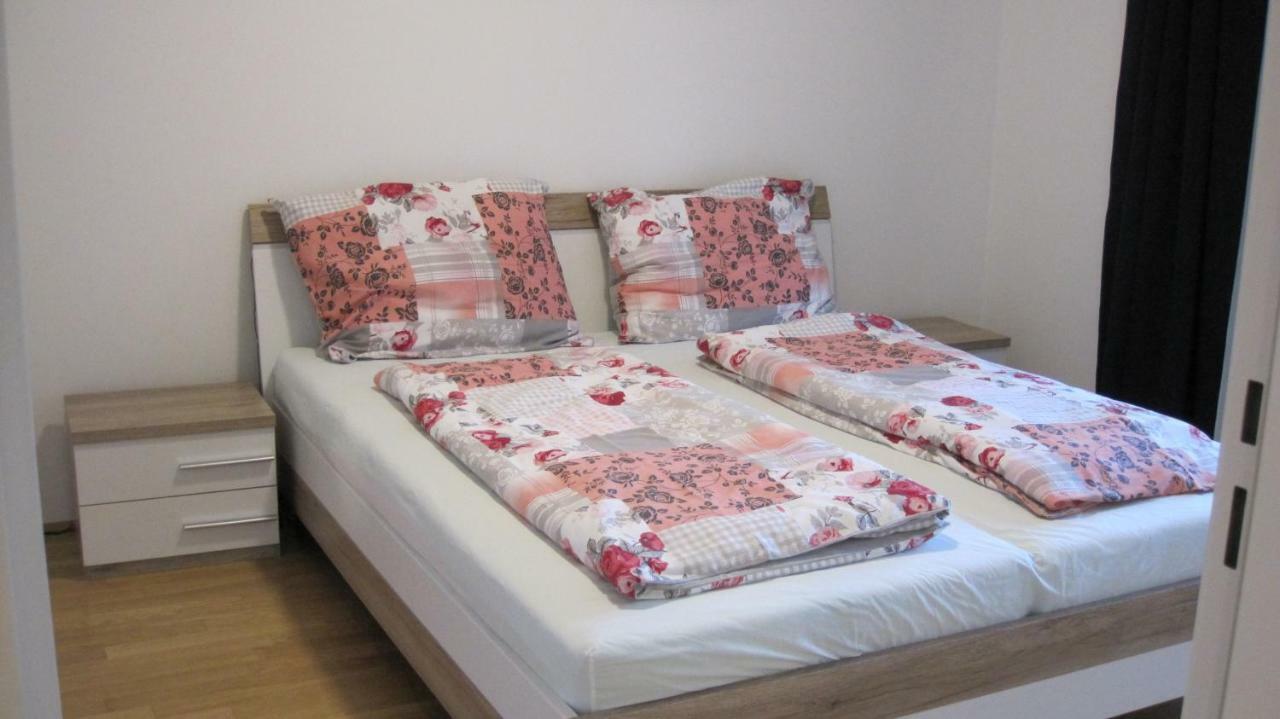 Apartment With Parking On Premise Вена Экстерьер фото