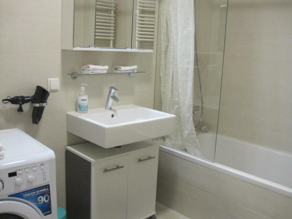 Apartment With Parking On Premise Вена Экстерьер фото